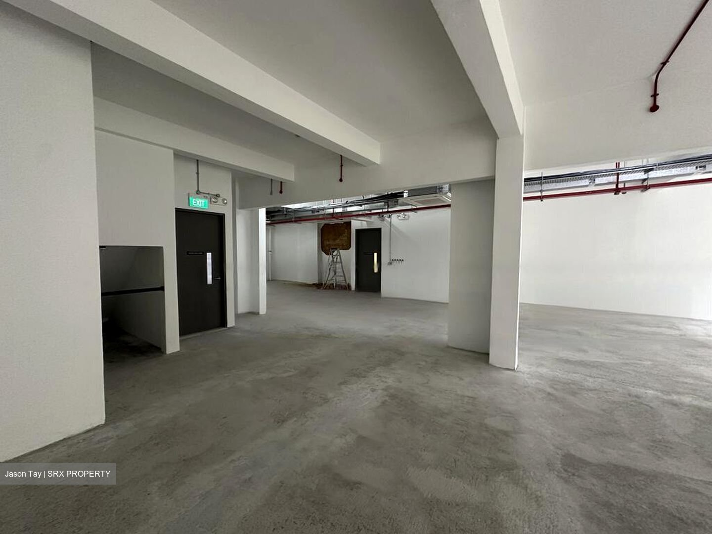 North Canal Road (D1), Retail #456913331